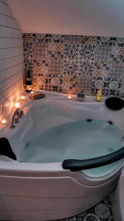 Spa Apartment Yin - Hot Tub, Sauna, Spa Novi Sad Bagian luar foto