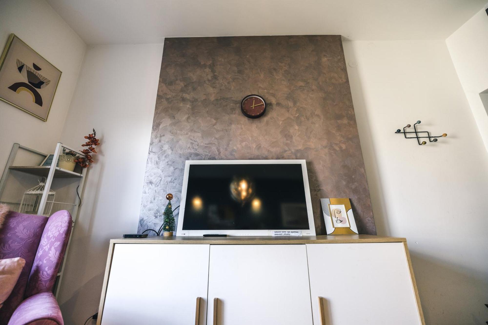 Spa Apartment Yin - Hot Tub, Sauna, Spa Novi Sad Bagian luar foto
